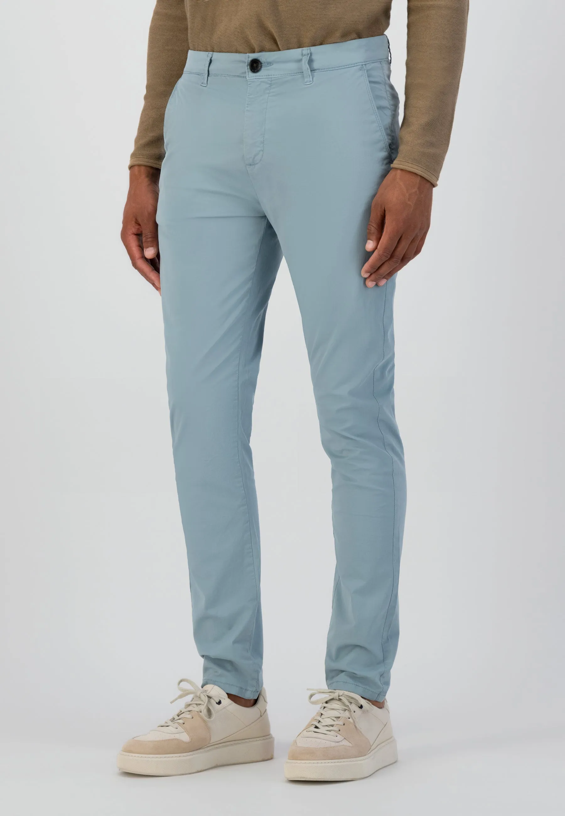 Charlie Slimfit Chino: Medium Blue