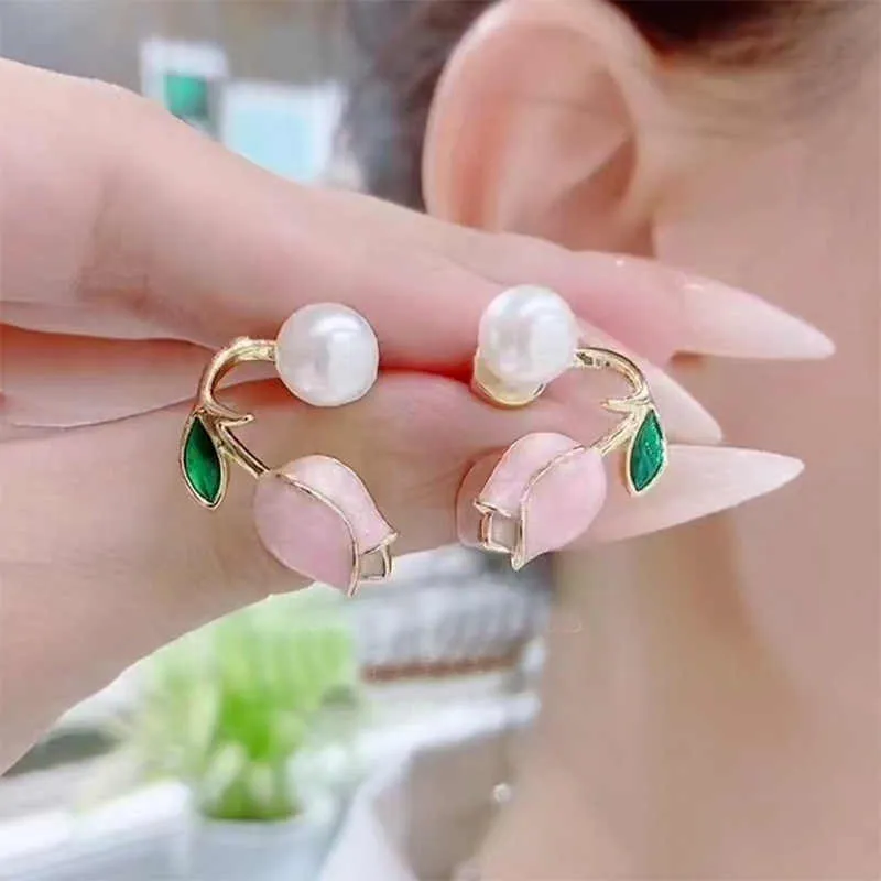 Flower Pearl Patterned Stud Ear Jacket for Women: Stylish Earrings for Parties, Weddings, and Everyday Wear