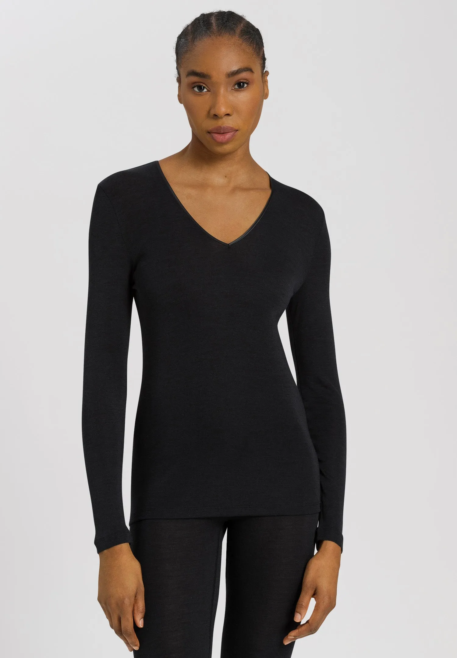 Woolen Silk W Wool And Silk V-Neck Fitted Top | Black 71418-018